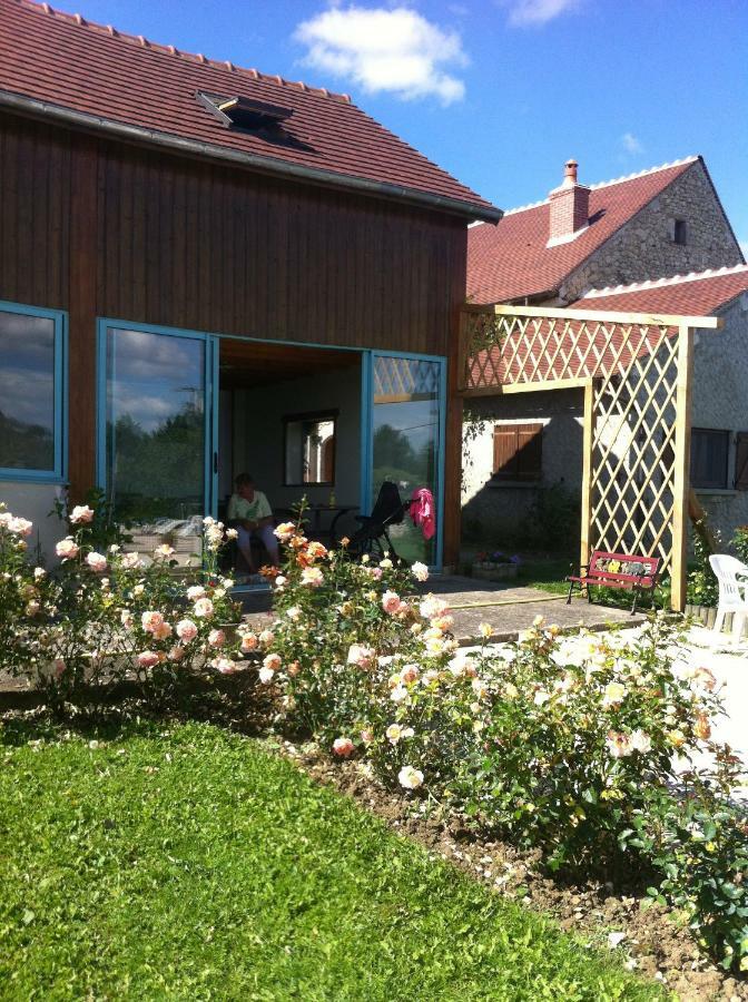 Gite De La Roseraie Louchy-Montfand Exteriér fotografie